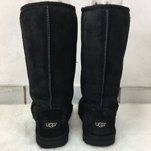 UGG 1017713K Classic II Tall Boot for Kids Size 4